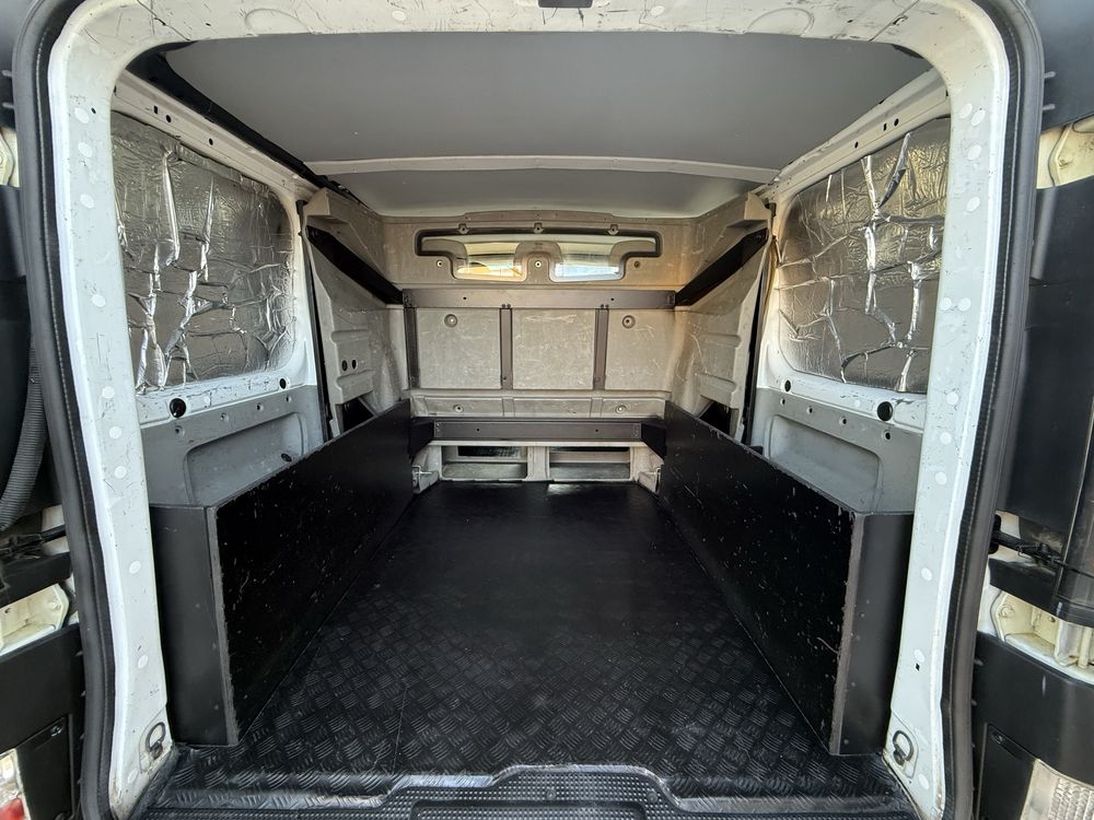 Бус Renault Trafic (1.9dCi) продаж та обмін (мінівен Vivaro Vito T5)