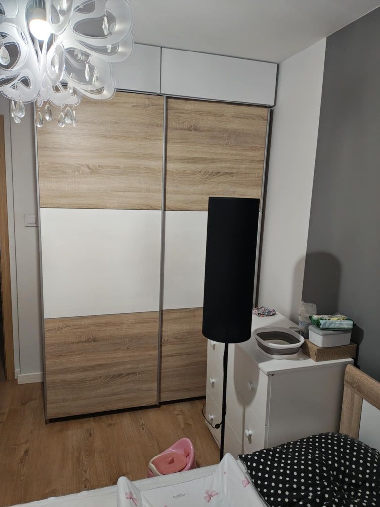 Dwuletnia szafa 243x153