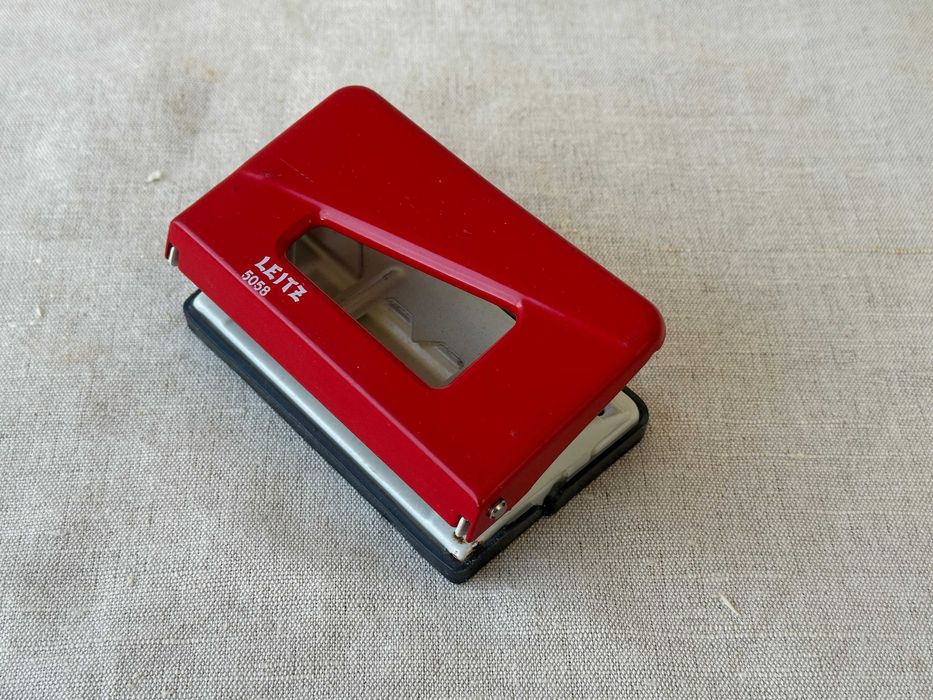 Dziurkacz Leitz 5058 mały