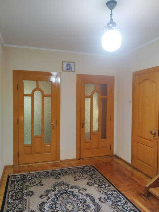 Продаж 2 пов будинку з 2 гаражеми і ділянкою на 12 соток, 236.5 кв.