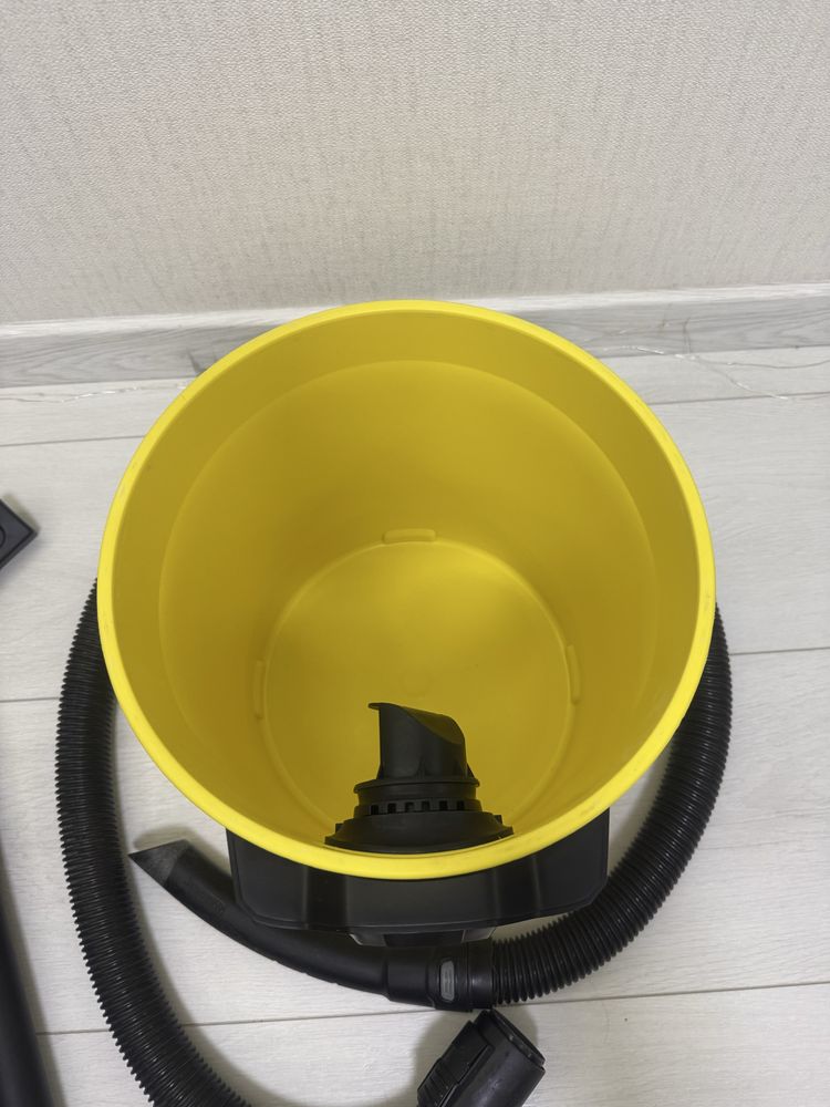 Karcher WD-3 пылесос, пилесмок
