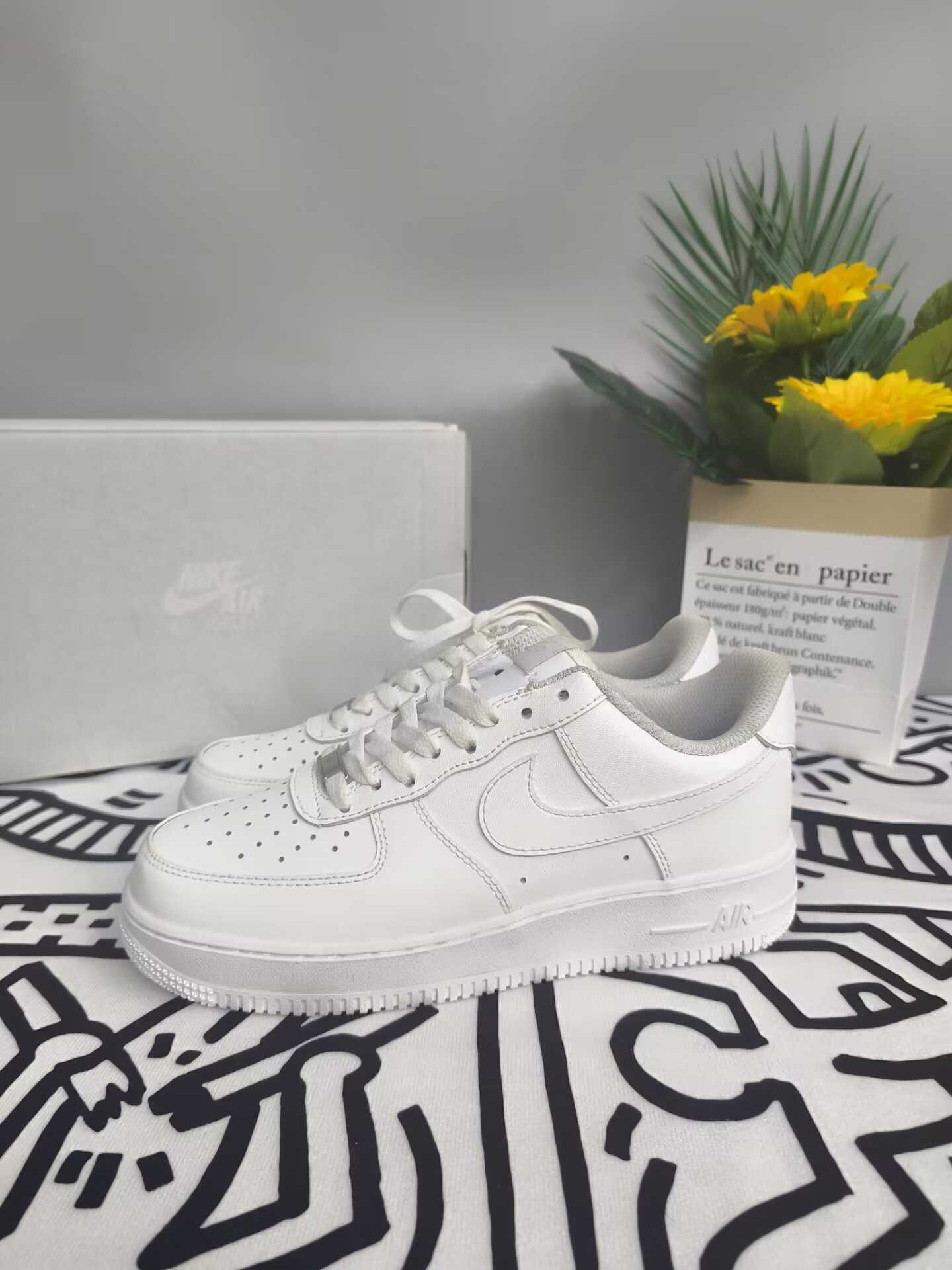 Męskie białe trampki Nike, rozmiar 44