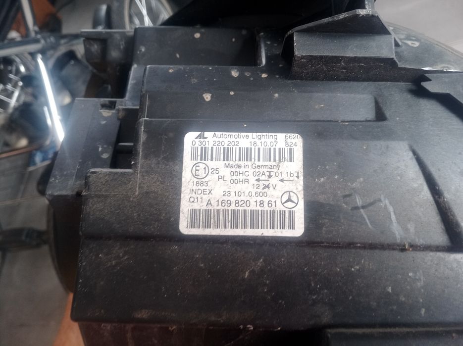 Lampa prawa mercedes w169  b klasa