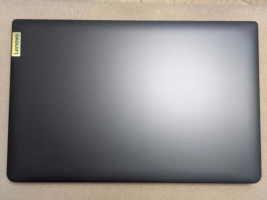 Lenovo Ideapad 1 15AMN7 15.6" FHD Ryzen 3 7320U 8GB RAM 256GB SSD