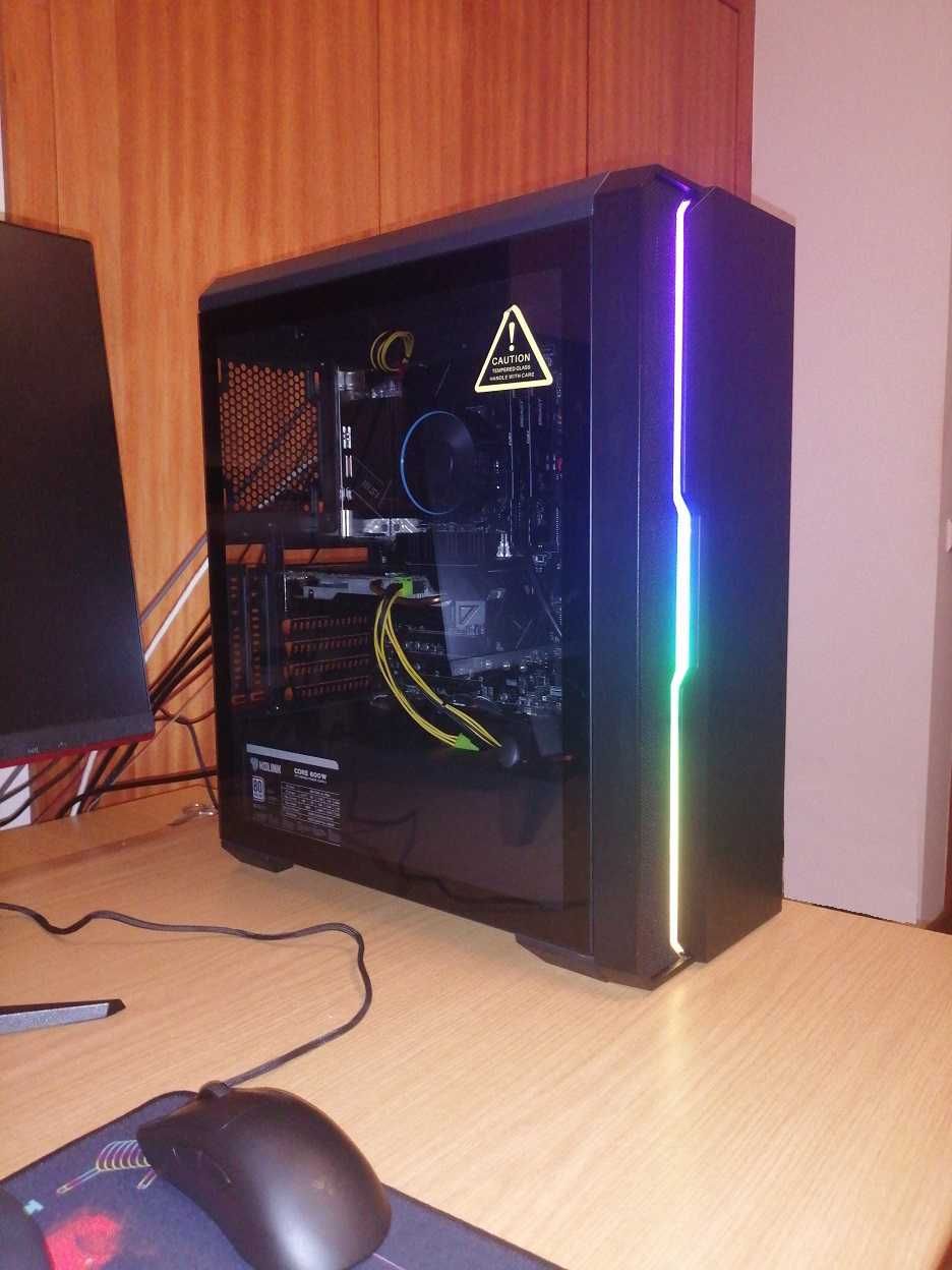 Caixa Gaming de PC - Usada igual a Nova