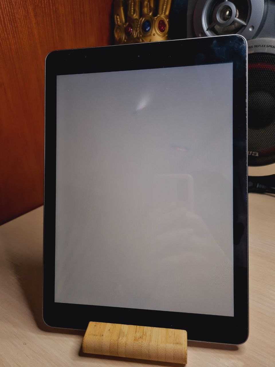 Планшет  Apple Ipad 6 A1893 128 GB | IOS 17.7.10 робочий, neverlock