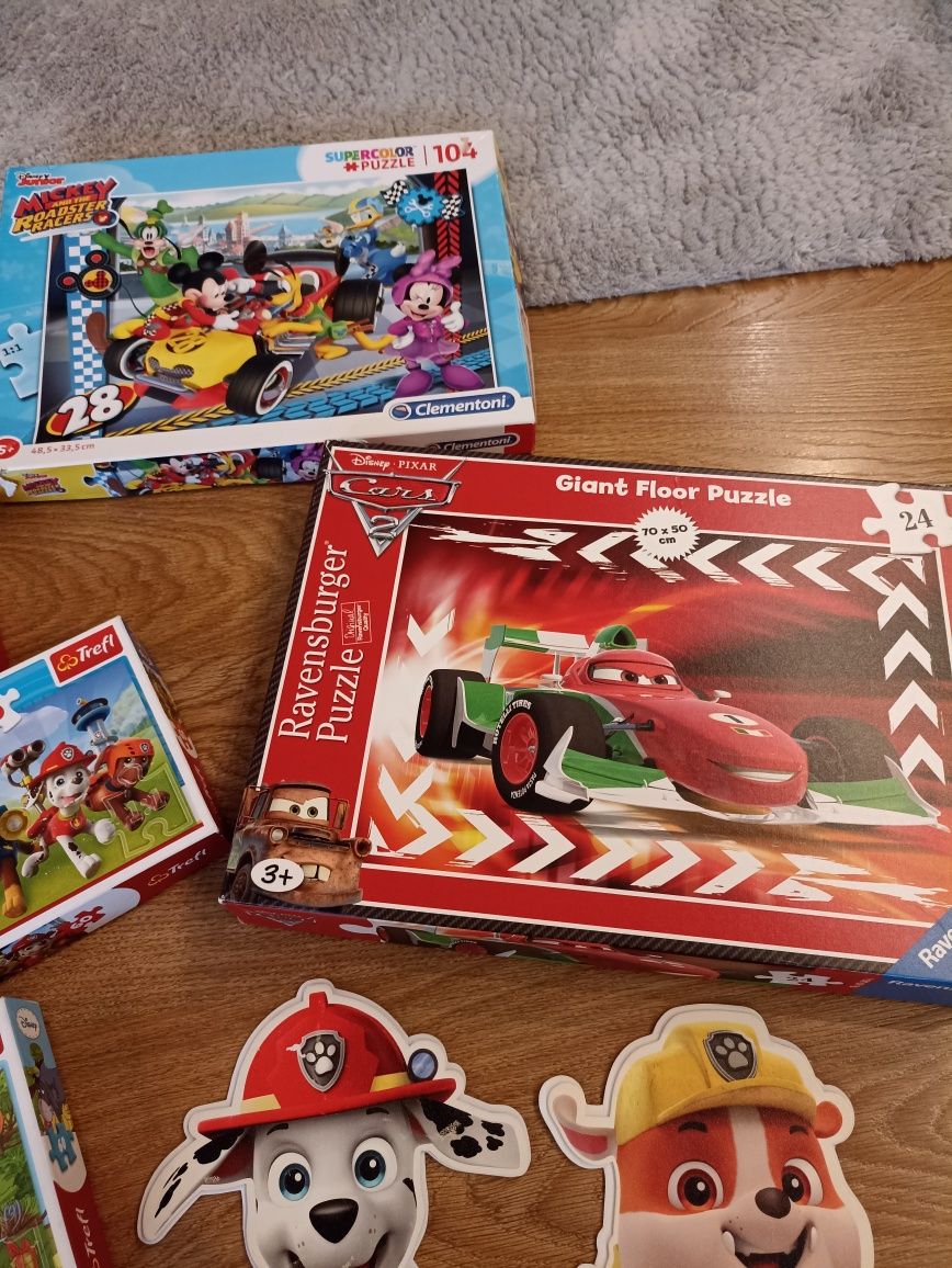 Puzzle, naklejki na ścianę.