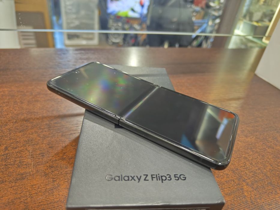 Smartfon SAMSUNG Galaxy Z Flip3 8/128GB