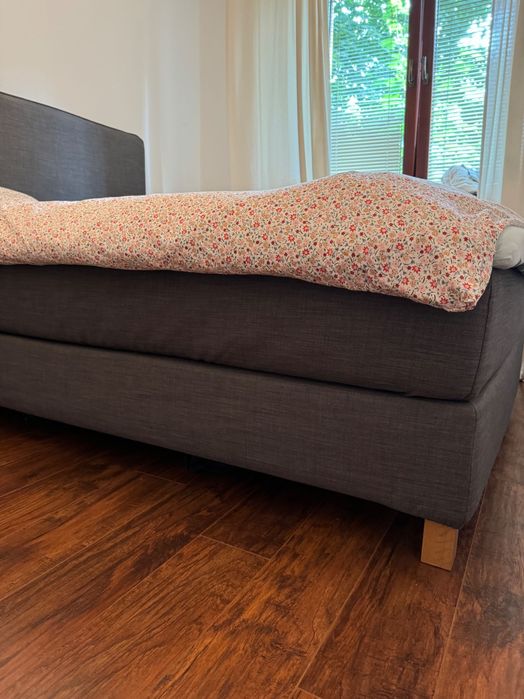 Łóżko kontynentalne ikea grafitowe 140 cm x 200 cm, stan bardzo dobry