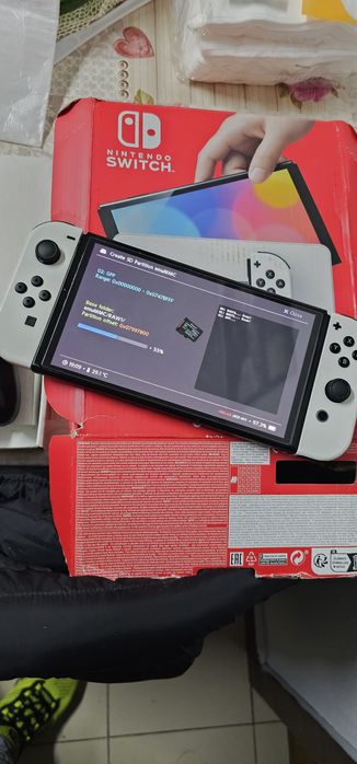Nintendo switch Oled desbloqueada varios packs