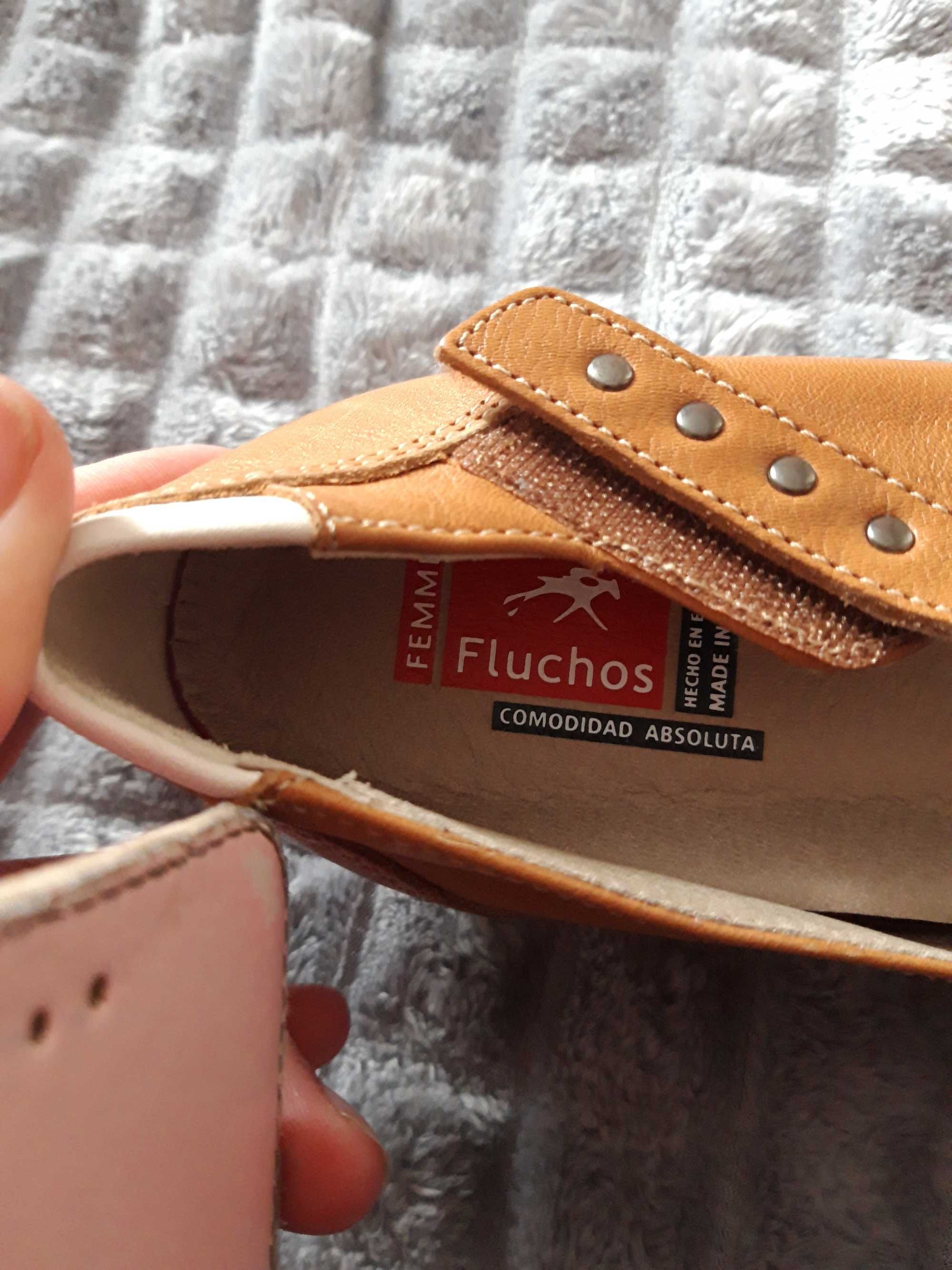 Fluchos Фірмове літнє взуття.