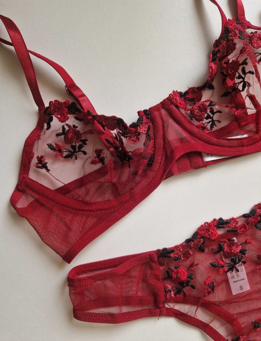 Zmysłowy czerwony komplet bielizny z haftem kwiatowym, S walentynki