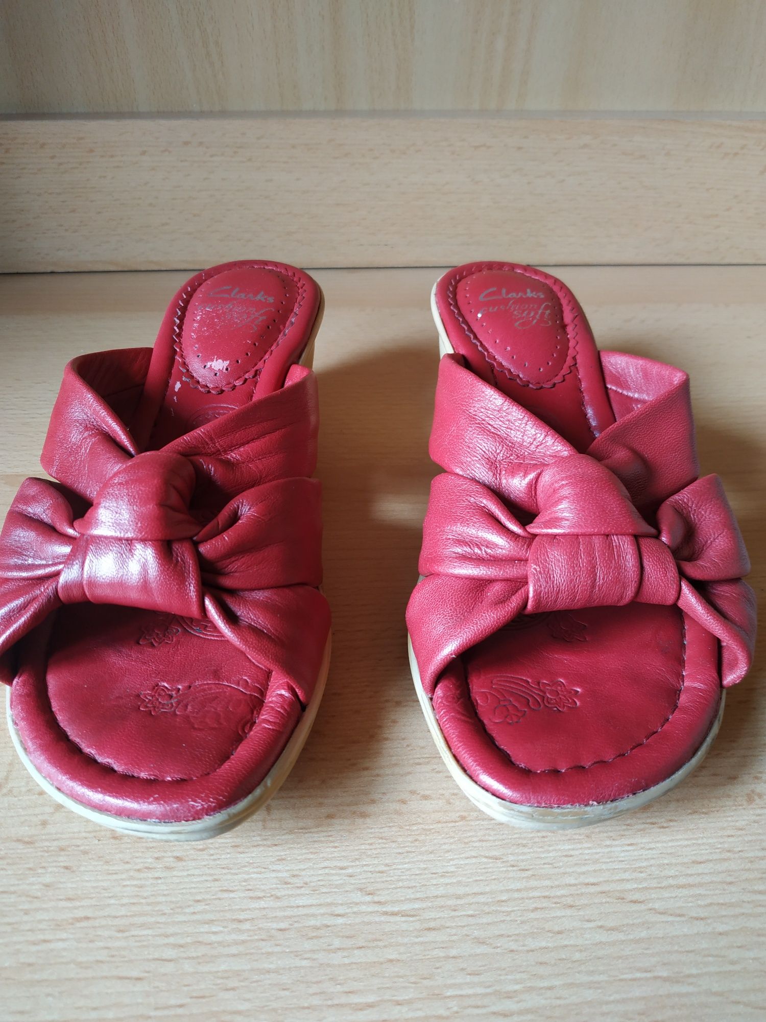 Klapki Clarks skóra rozmiar 36.