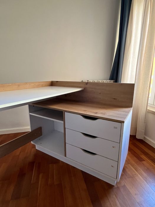 Secretaria como nova