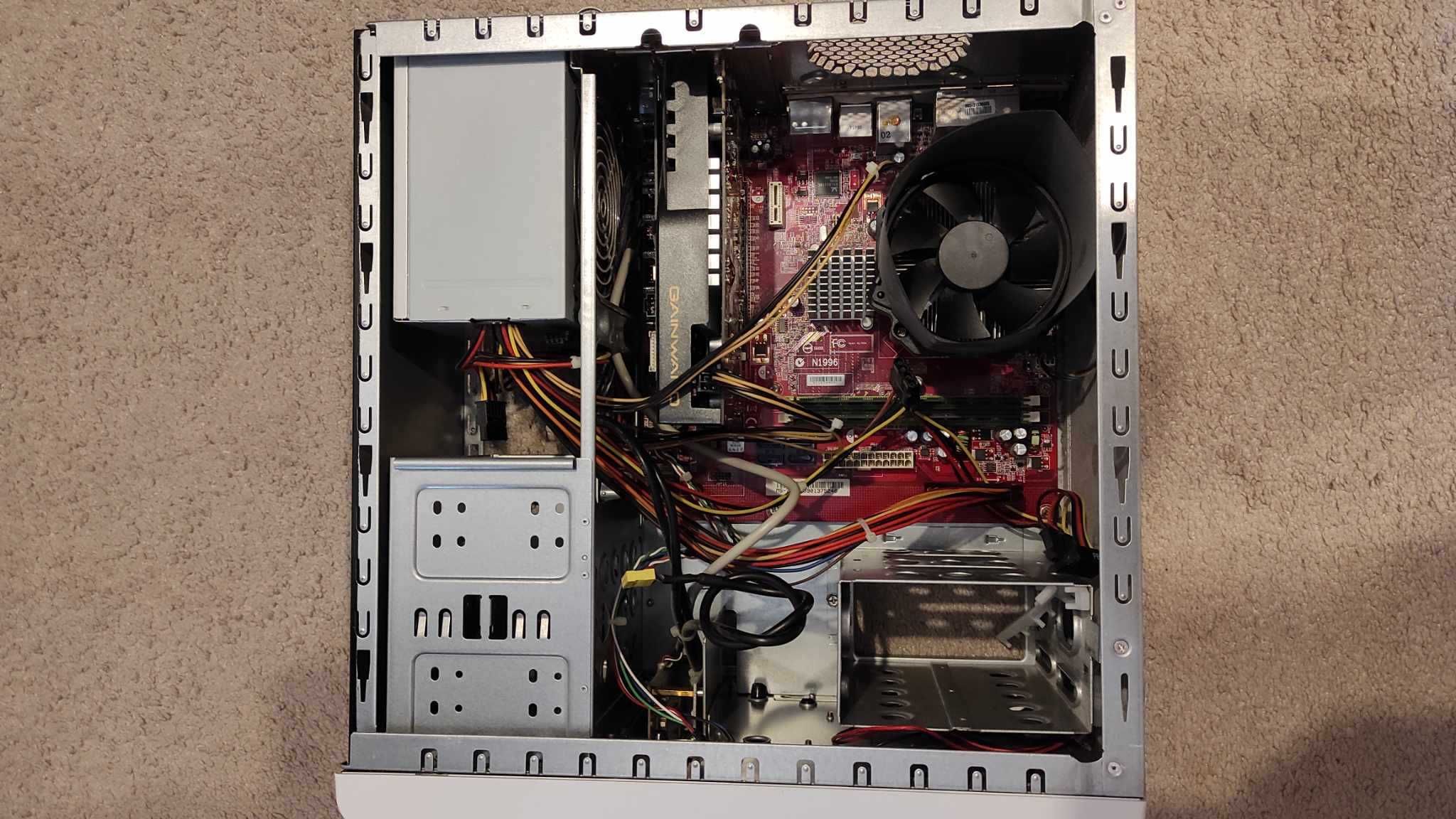 Komputer na części [W środku CPU, GPU, MOBO, RAM, PSU]