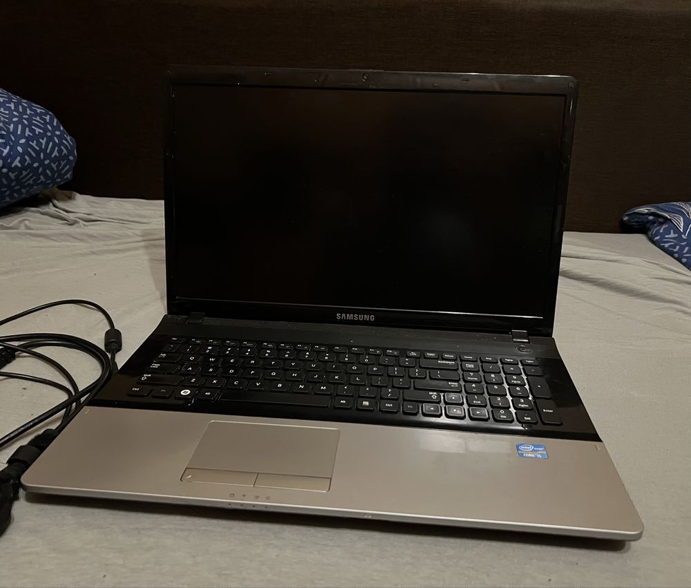 Laptop Samsung 17”