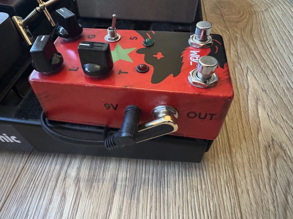 Jam Pedals Red Muck V2 fuzz / distorcão