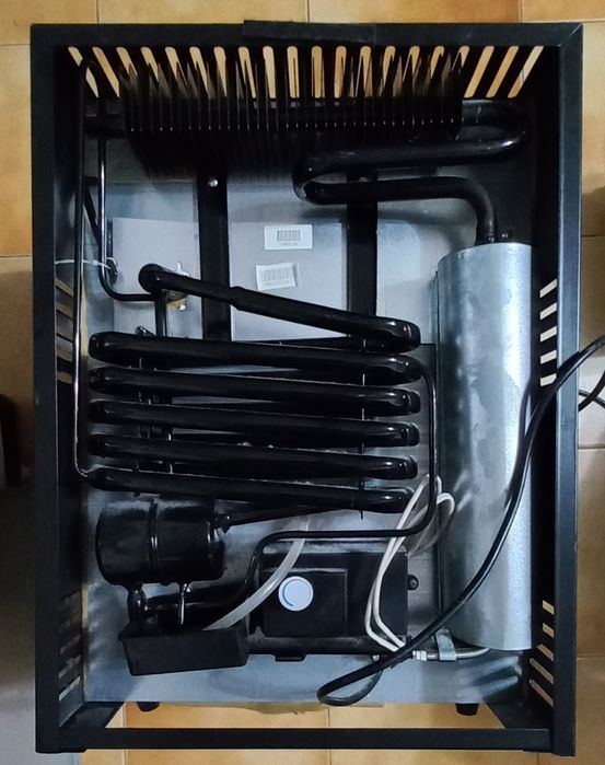 Frigorifico Omnitec com pouco uso - avariado