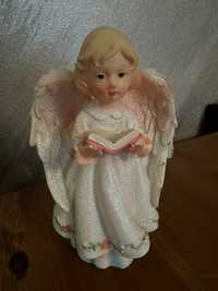 Figurka Anioł różowy