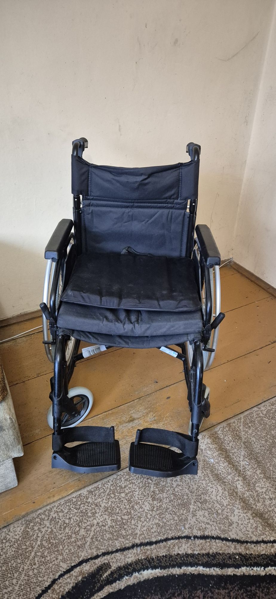 Sprzedam wózek inwalidzki.