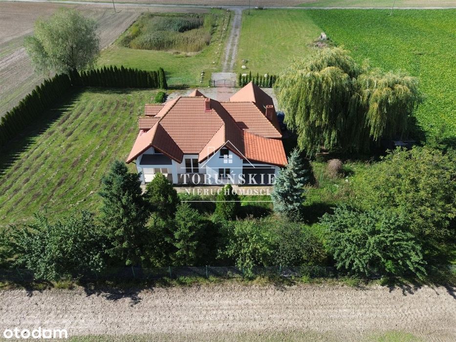 Dom w Nowym Dworze z działką 1,55 ha