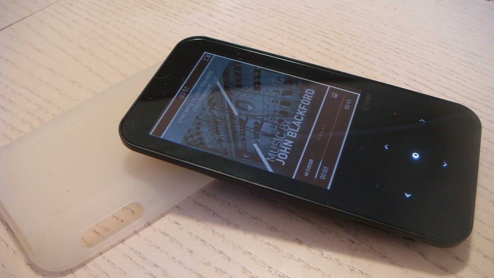 MP3-плеер iRiver B30 8 GB Black