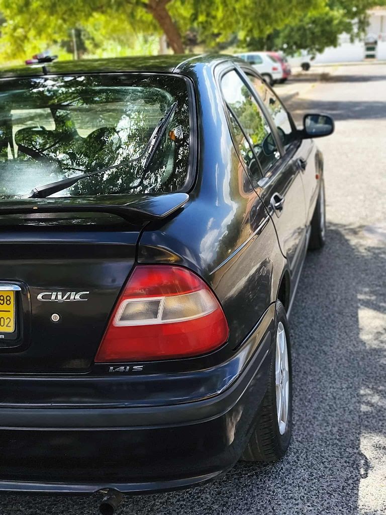 Honda Civic com AC veículo impecável valor negociável