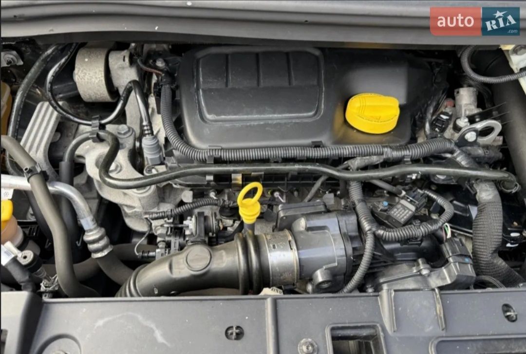 Продам Renault Grand Scenic комплектация BOSE в отличном состоянии !