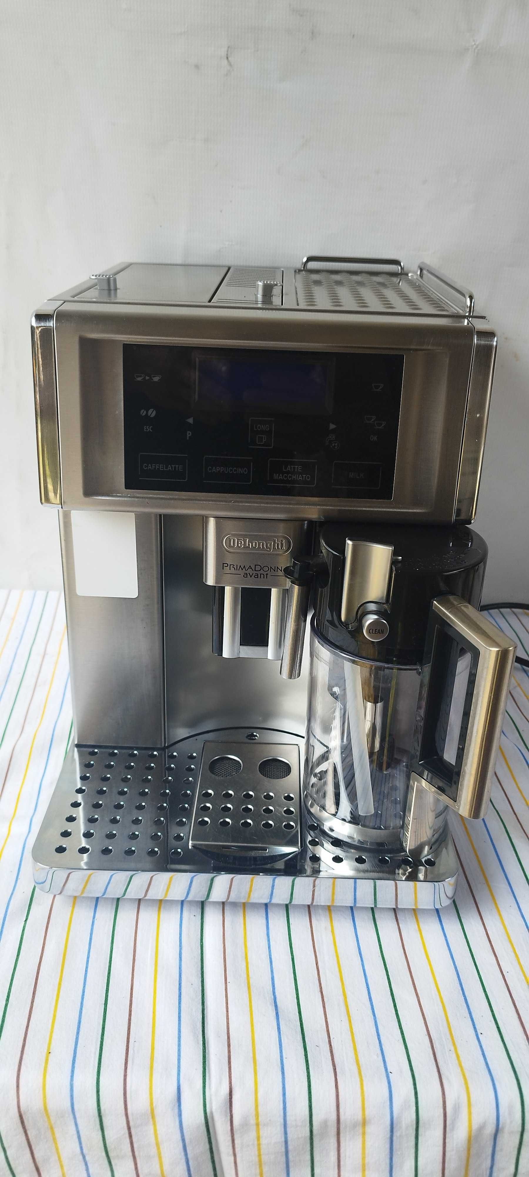 Ekspres ciśnieniowy DeLonghi ESAM6700 Prima donna