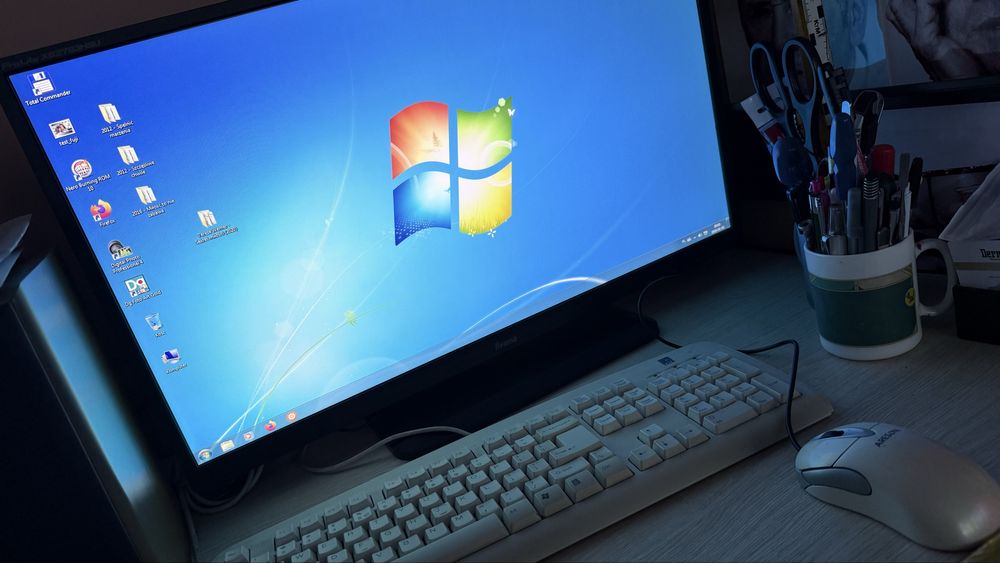 Komputer stacjonarny z monitorem iiyama 27 cali