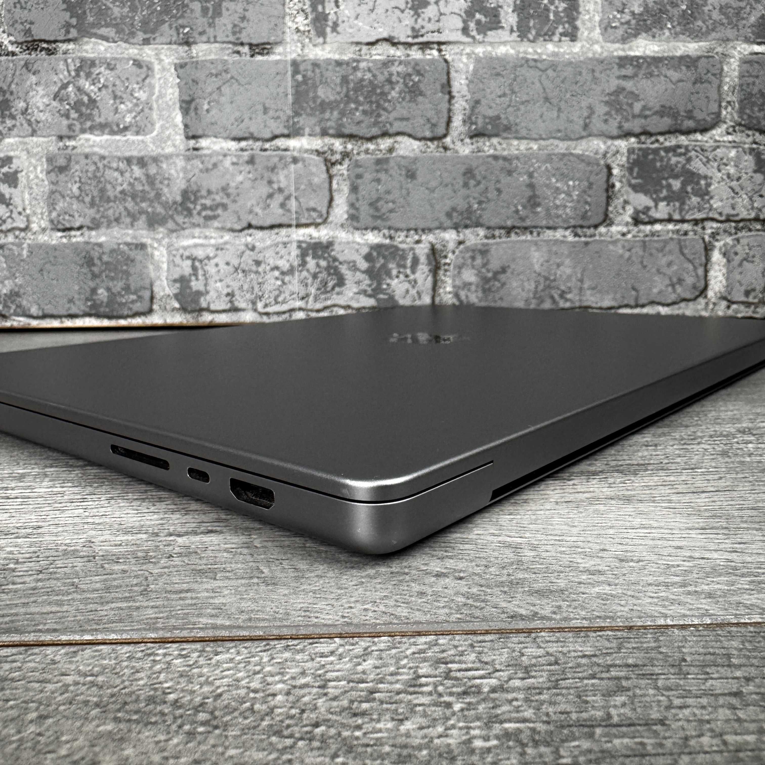 Ноутбук Apple MacBook Pro 16 2021 | M1 Pro | 32Gb | 512Gb SSD | 16 GPU