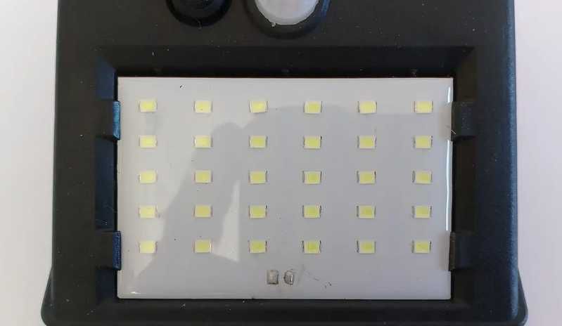 Фасадний Навісний світильник ліхтар з датчиком руху і сонячною панеллю