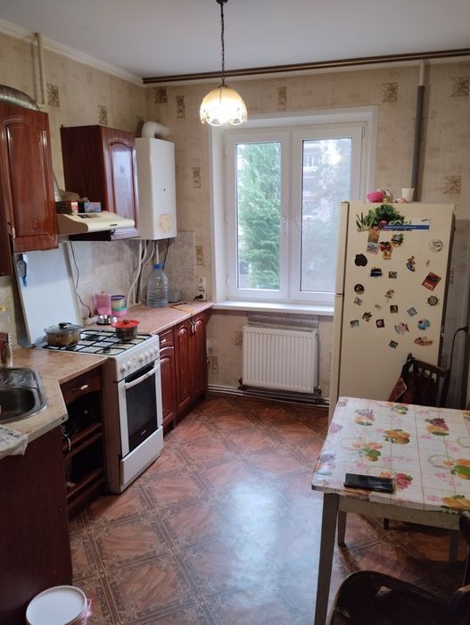 3-я   3/9 Автономка Аваль банк Возле АТБ, напротив  ост.Молодежная