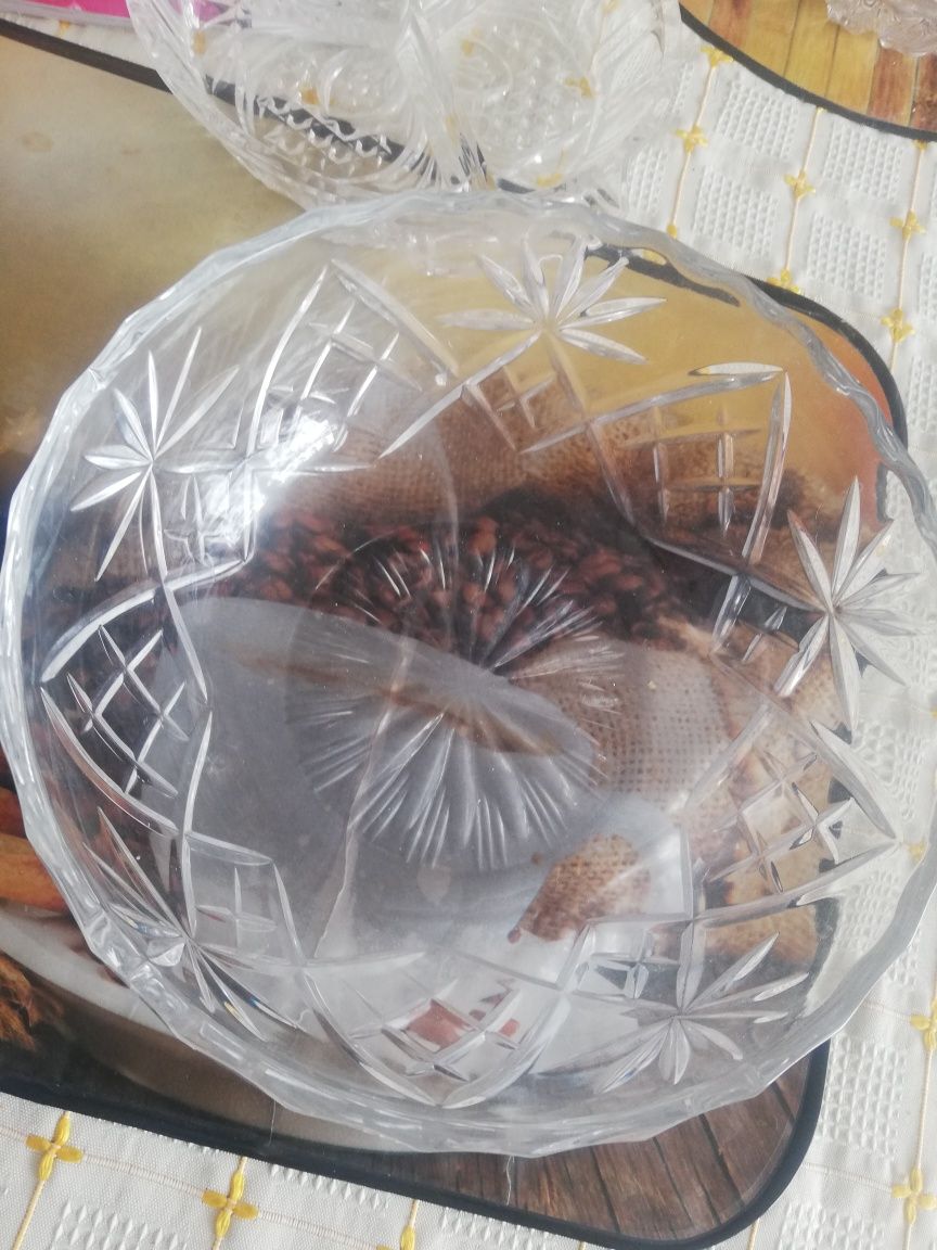 Kryształ pięknie wytłaczany komplet dwie salaterki i misa z PRL