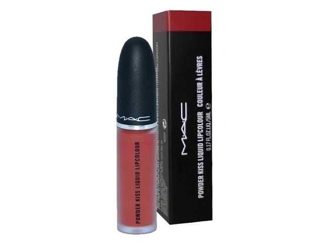 Pomadka w płynie MAC Powder Kiss Liquid Lipcolour 991 DEVOTED TO CHILI