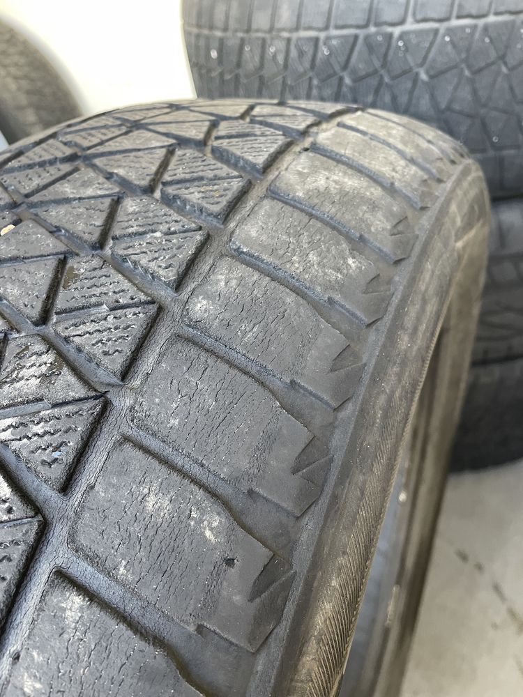 Шини Bridgestone Blizzak DM-V2 245/55 R19