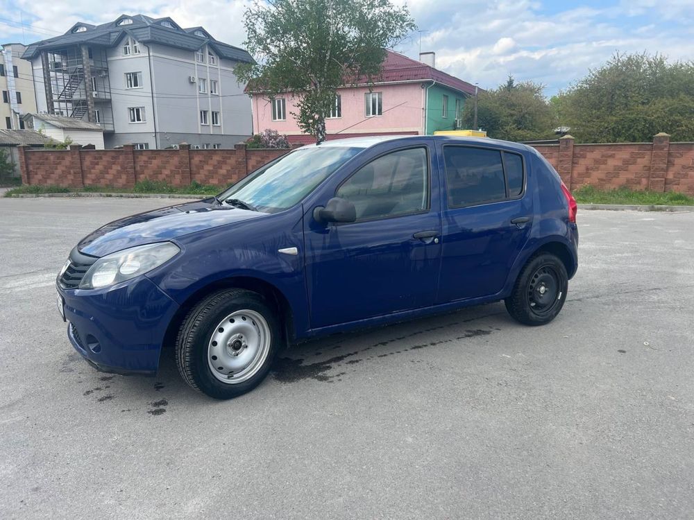 Dacia sandero 1.4 продам