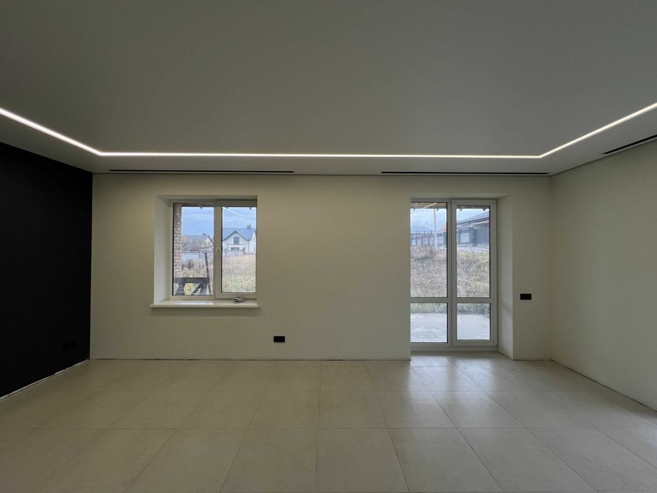 Одноповерховий будинок з частковим ремонтом та гаражем-масив Фортовий!