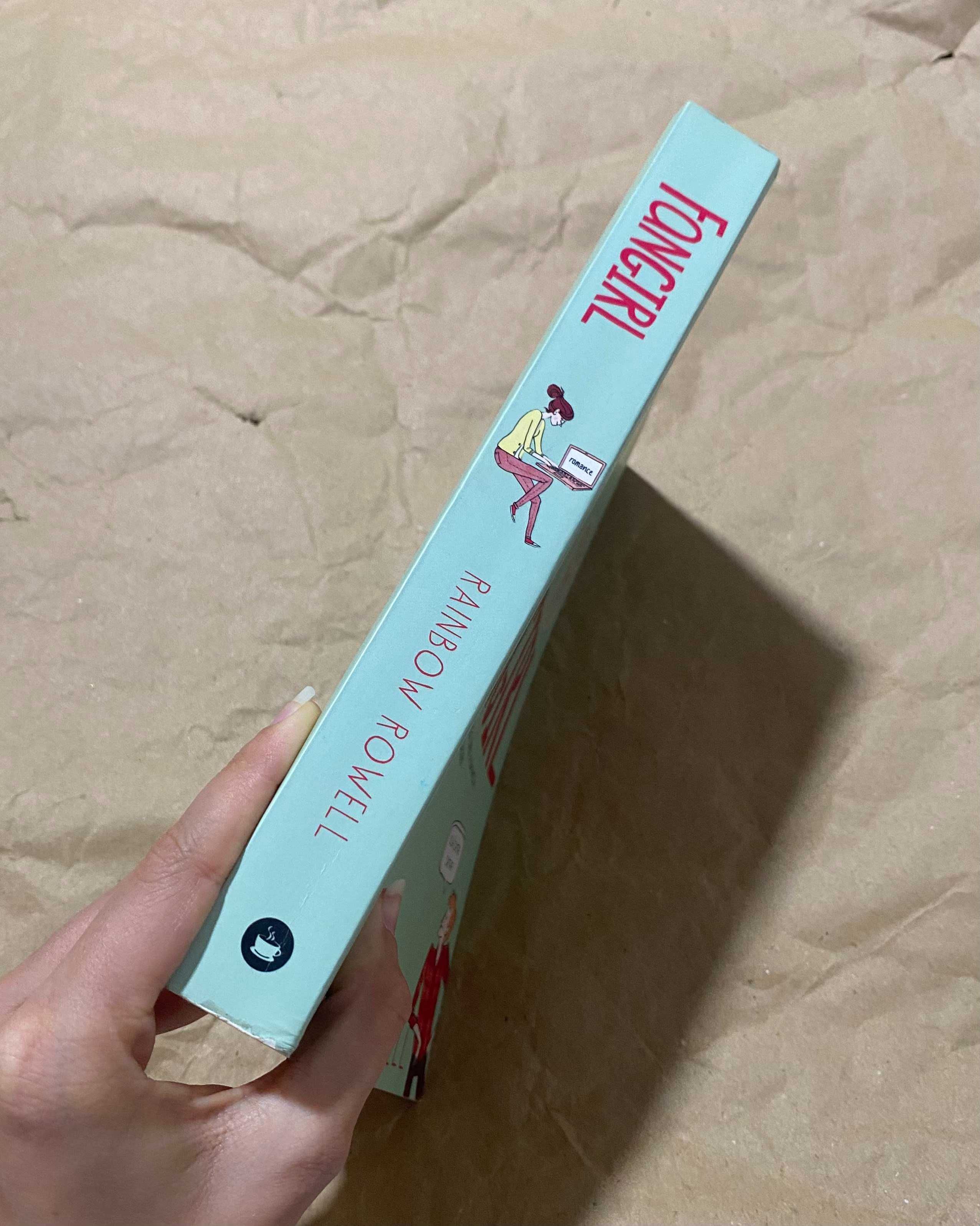 Livro Fangirl de Rainbow Rowell