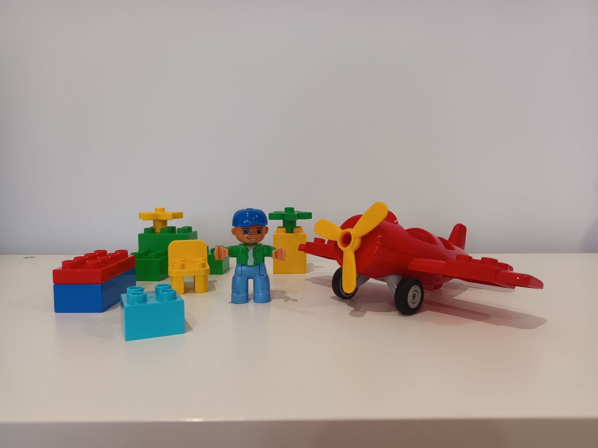Lego Duplo 10601 - ciężarówka Duplo + samolot