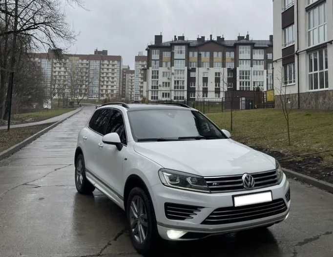 Volkswagen Touareg 3.0 AT, 2015
