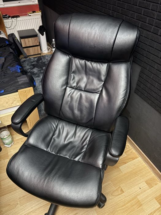 Wygodny fotel biurowy Polecam