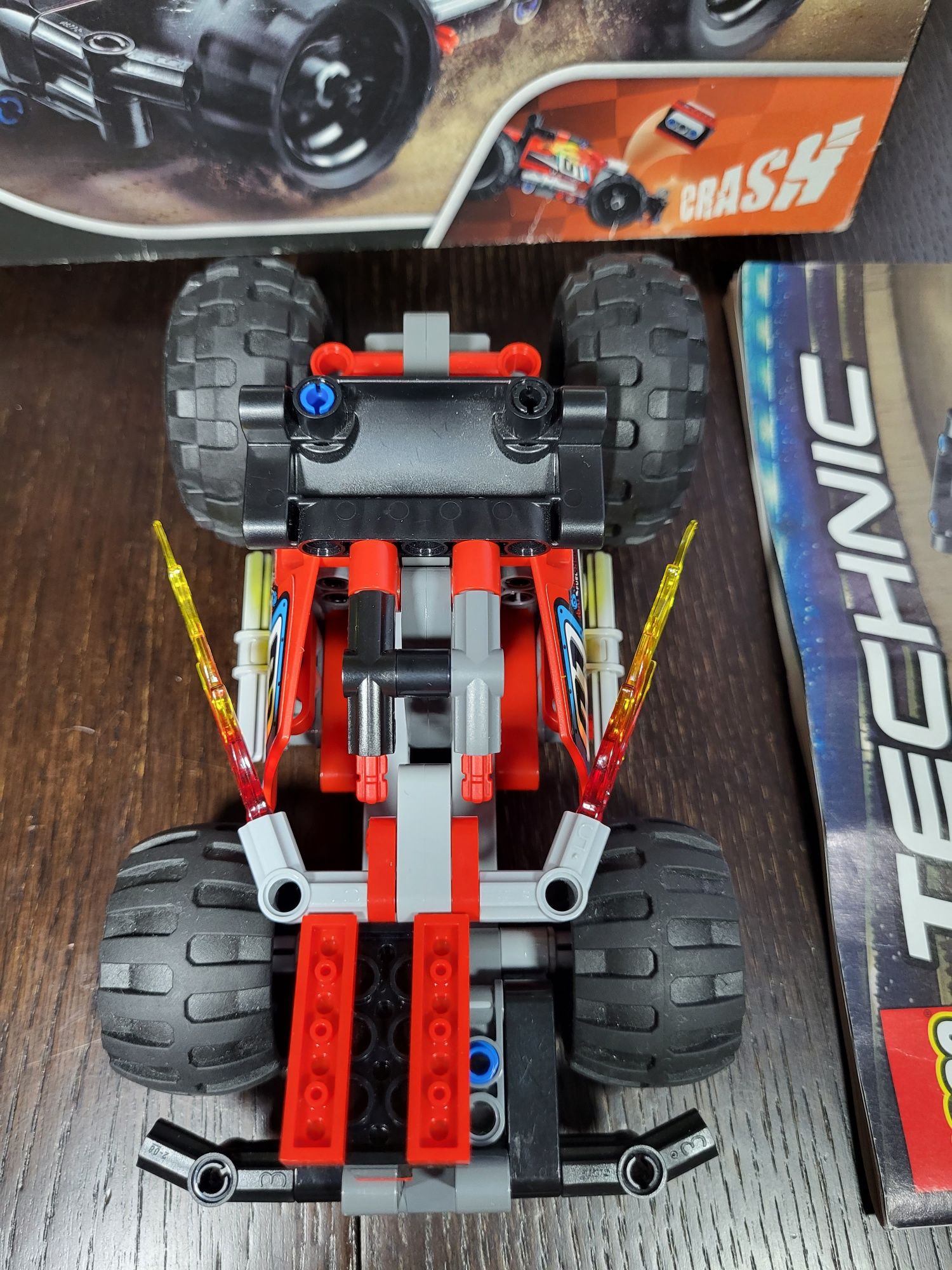 Klocki LEGO TECHNIC 42073 czerwona wyścigówka