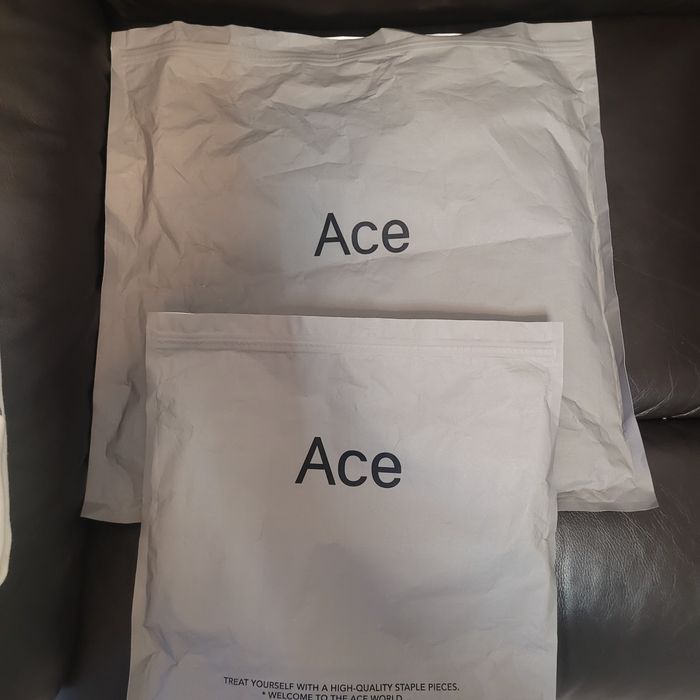 Жіночий костюм ACE