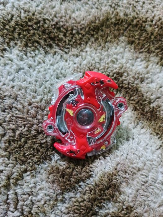 Продам дзиги (бейблейди)