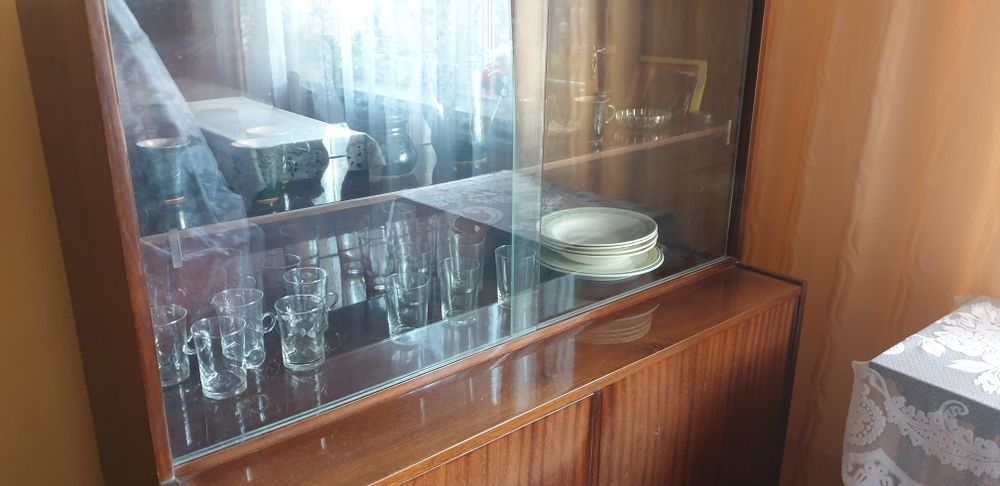 Ozdobna witryna na wysoki połysk