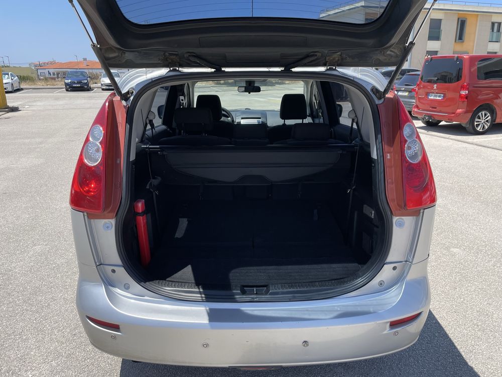 Mazda 5 - 7 lugares