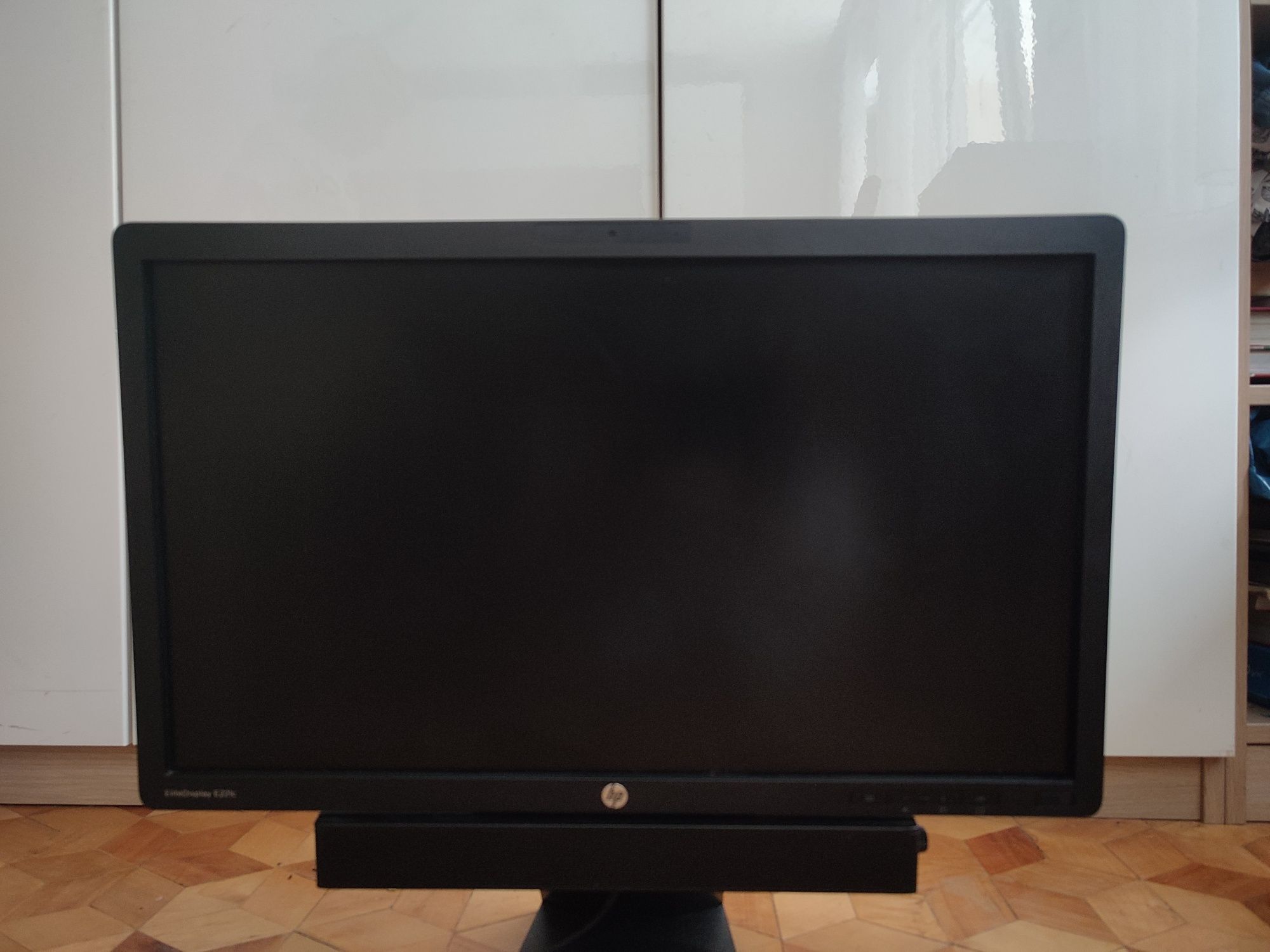 HP EliteDisplay E221c 21,5″ + głośnik / kamera / USB / DVI / DisplayPo