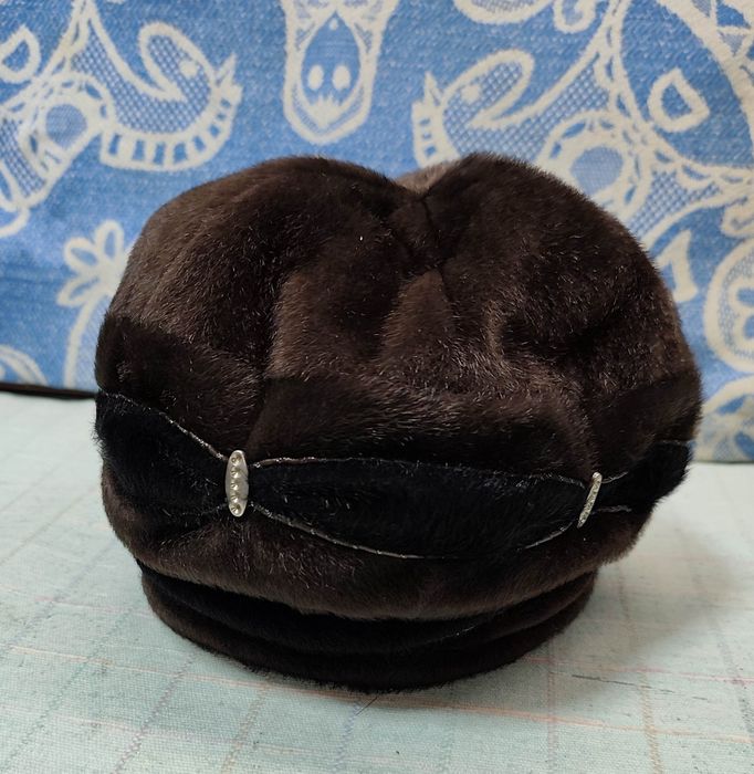 Отдам бесплатно шапку женскую зимнюю