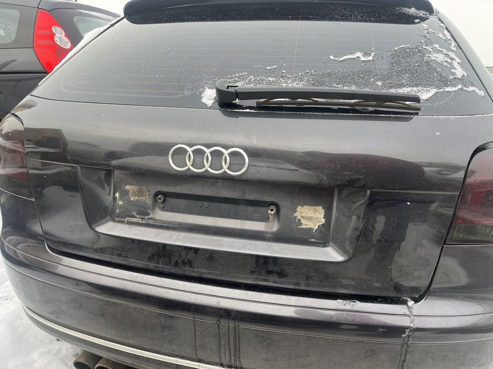 Audi A3 8P 3d Klapa bagażnika z lotką LZ7L